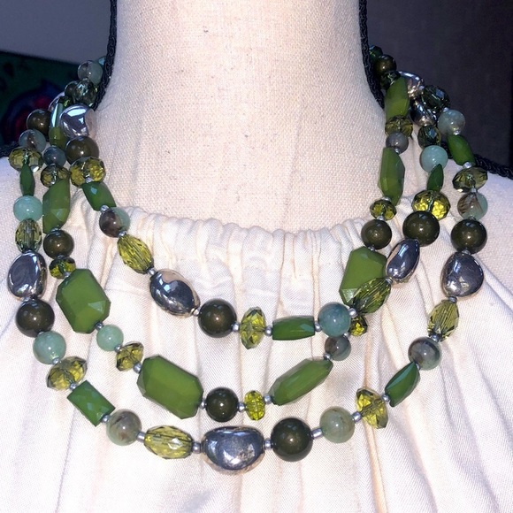 Green Bead Necklace | PREMIERE DESIGNS 3 STRAND BEADED NECKLACE - Picture 2 of 7